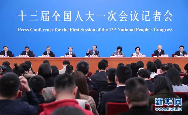 李克强的两会时间，谈中美贸易、对外开放、金融风险等问题